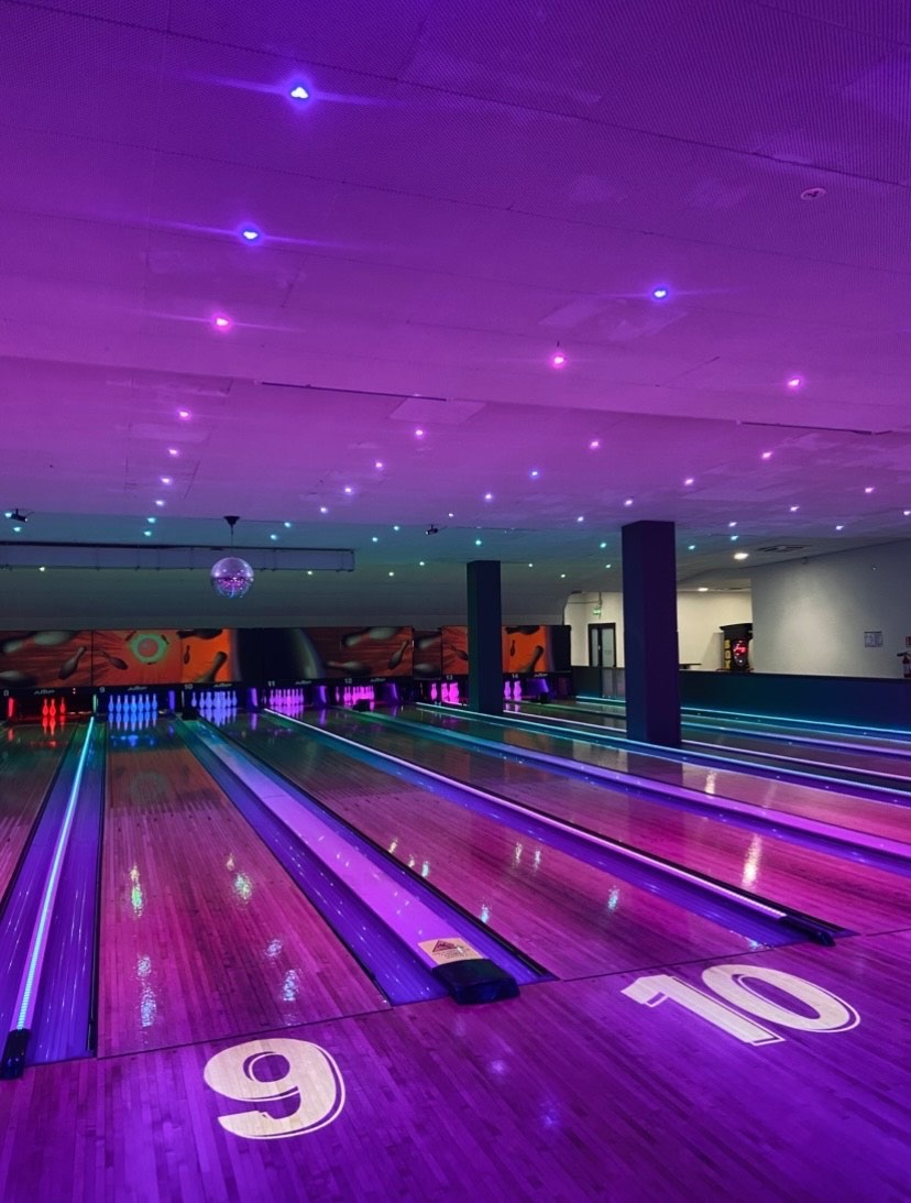 BOWLING