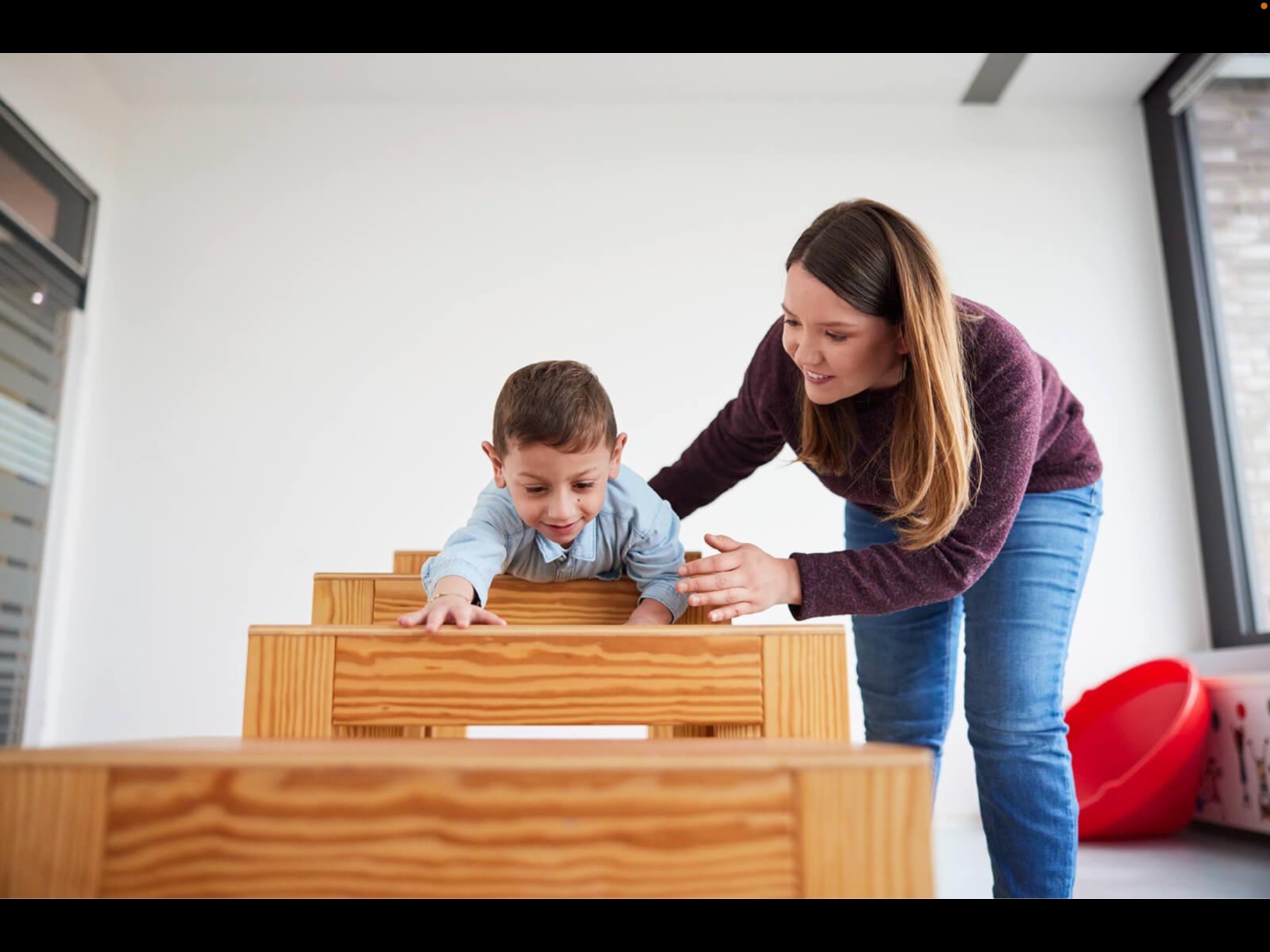 No poner al niño nunca en una posición que no domine por sí mismo