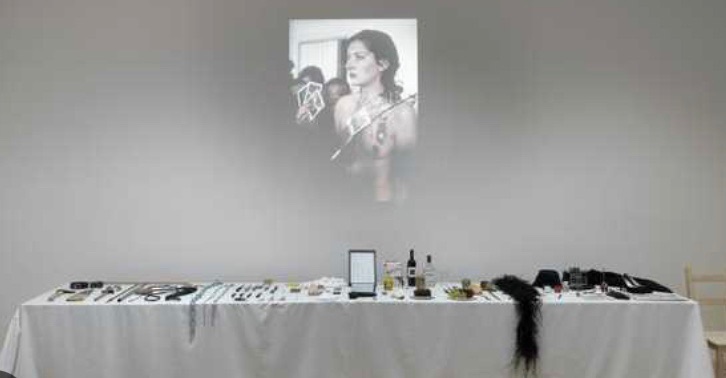 Rhythm 0 (Marina Abramović, 1974, Performance Art)