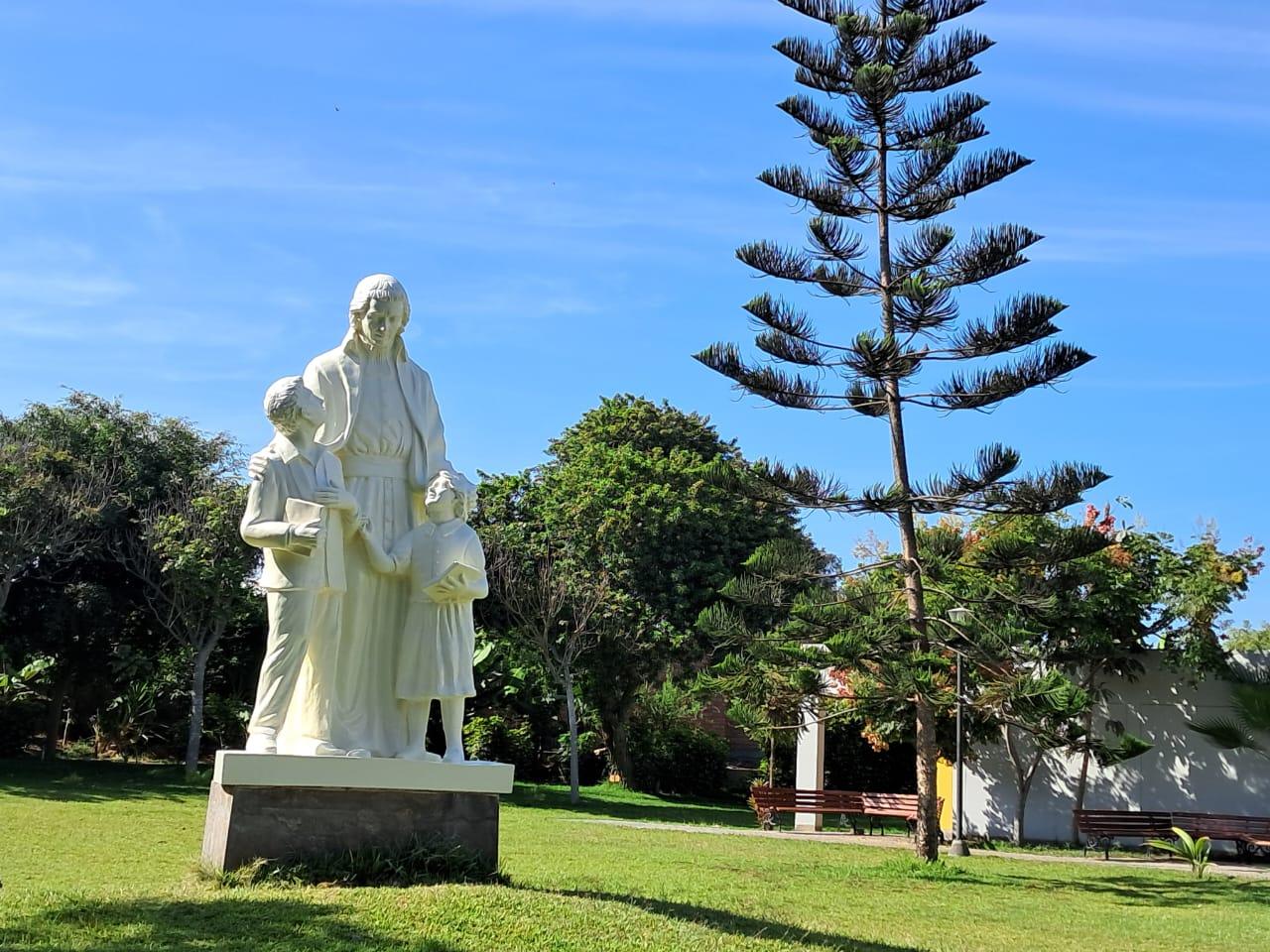 Estatua de Marcelino Champagnat