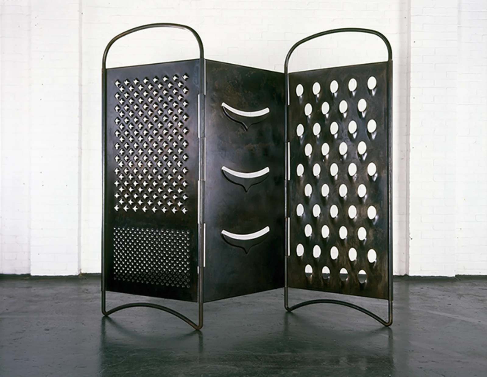 Mona Hatoum – Grater Divide (2002)  
