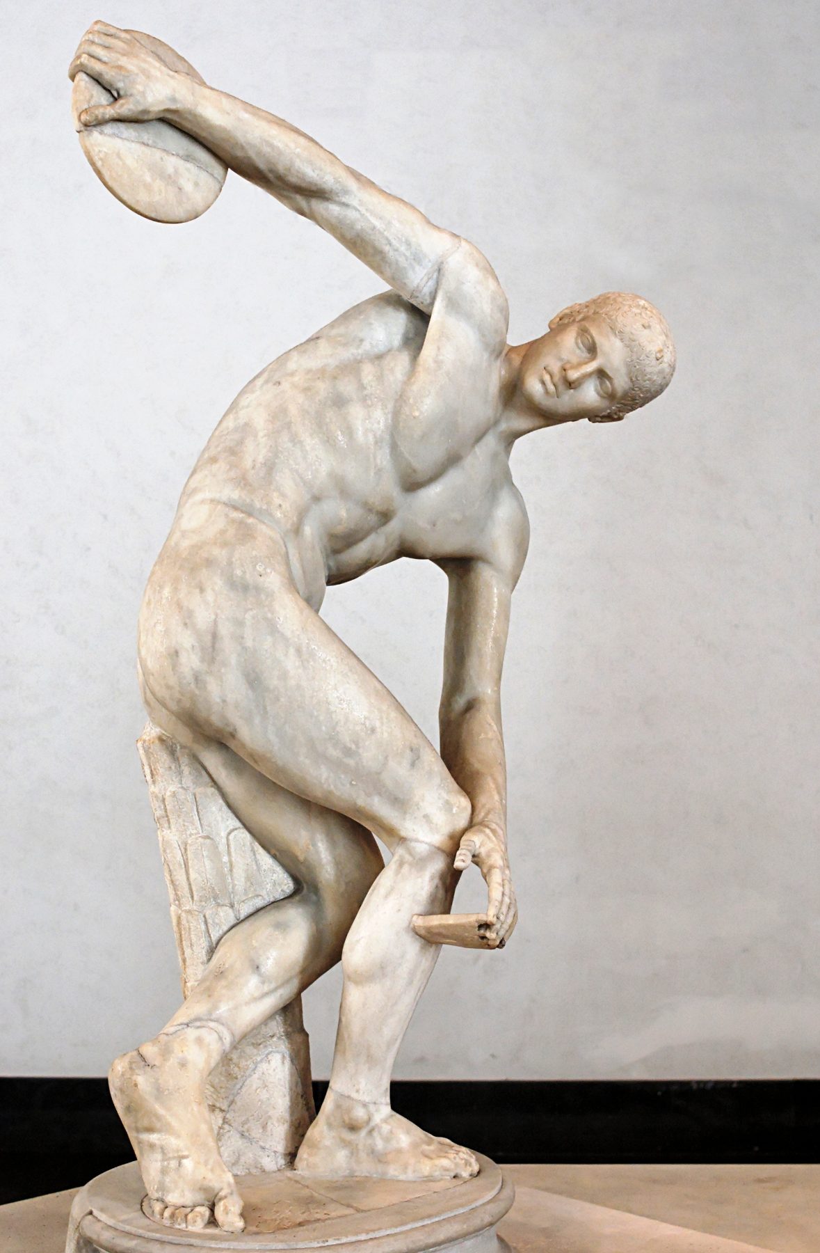 Discobolus, Myron, Year c. 450 BCE, Marble copy